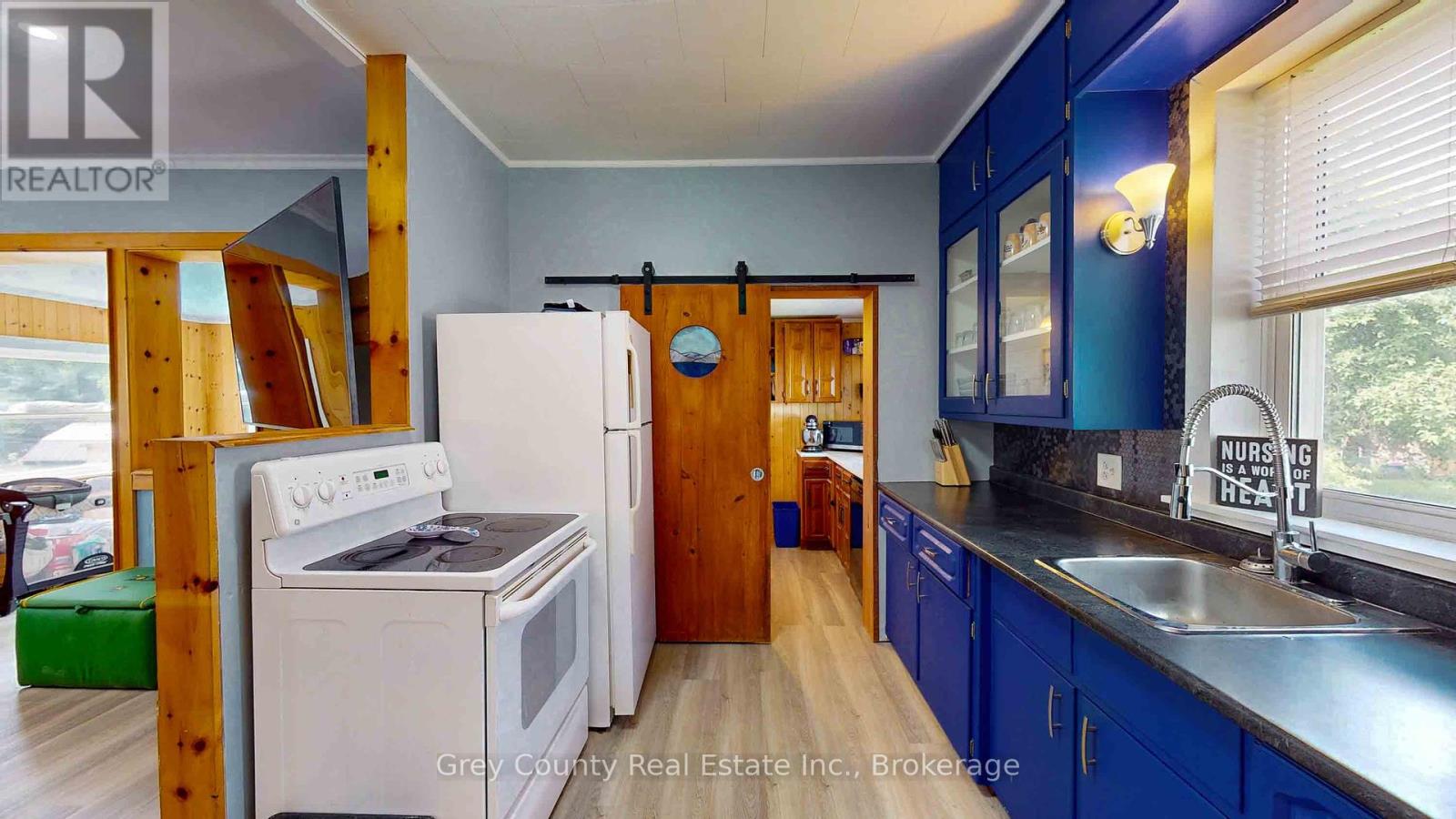 124 Lorne Street, Grey Highlands, Ontario  N0C 1H0 - Photo 21 - X12384426