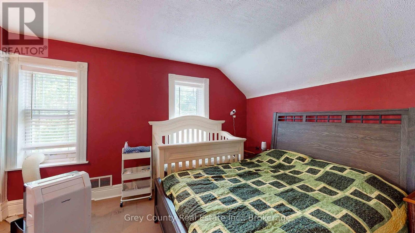 124 Lorne Street, Grey Highlands, Ontario  N0C 1H0 - Photo 32 - X12384426