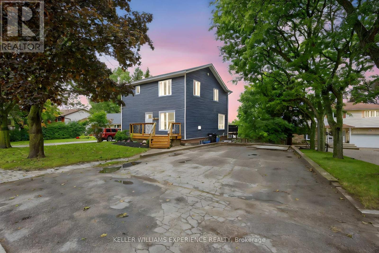 18 MURRAY STREET, Barrie, Ontario