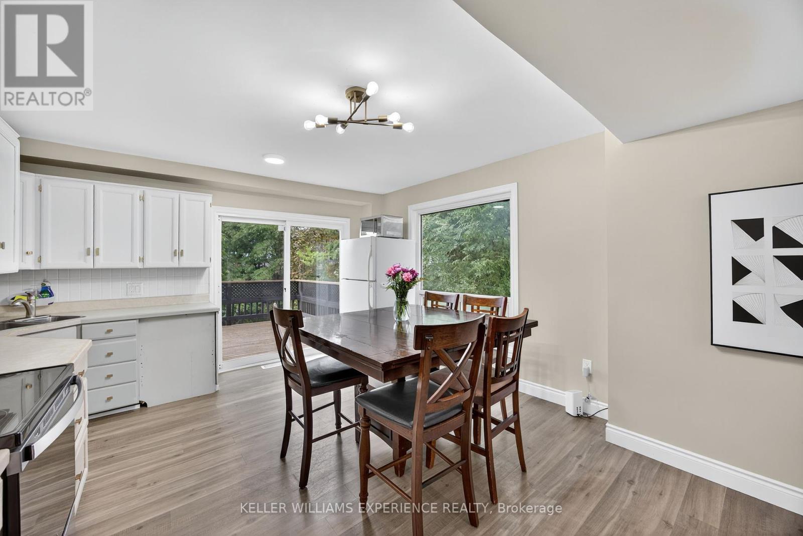 18 Murray Street, Barrie, Ontario  L4N 2X2 - Photo 13 - S12384155
