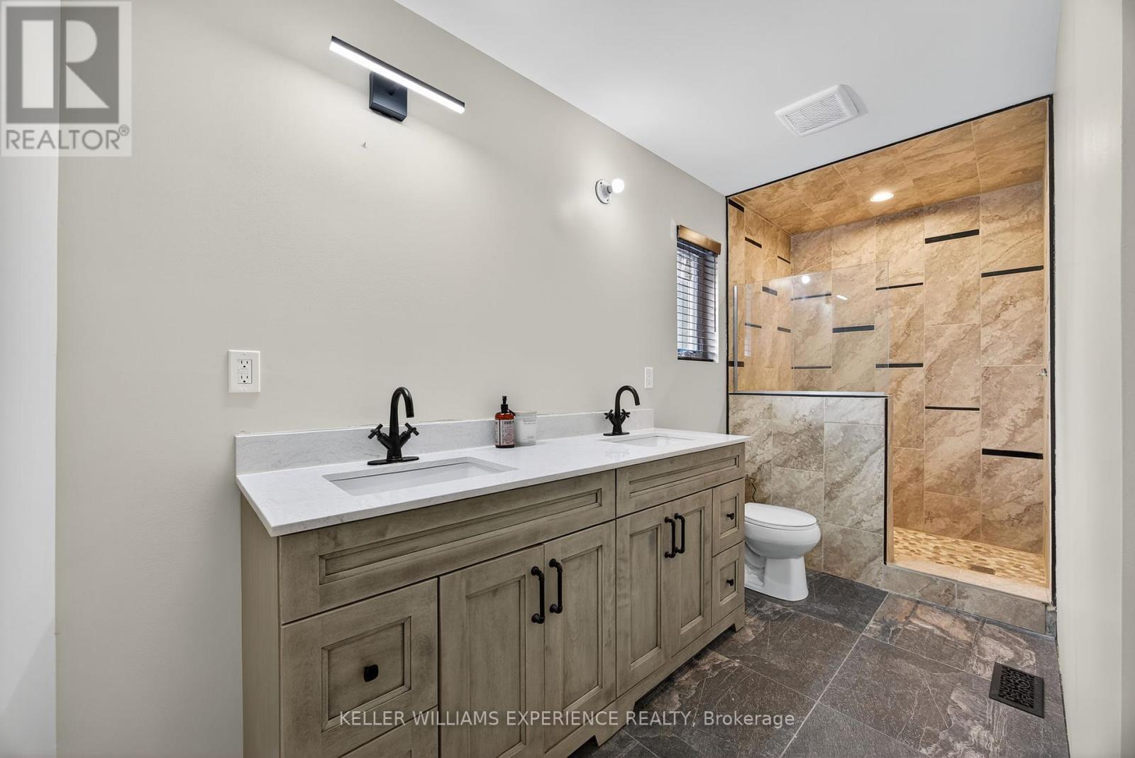 18 Murray Street, Barrie, Ontario  L4N 2X2 - Photo 22 - S12384155