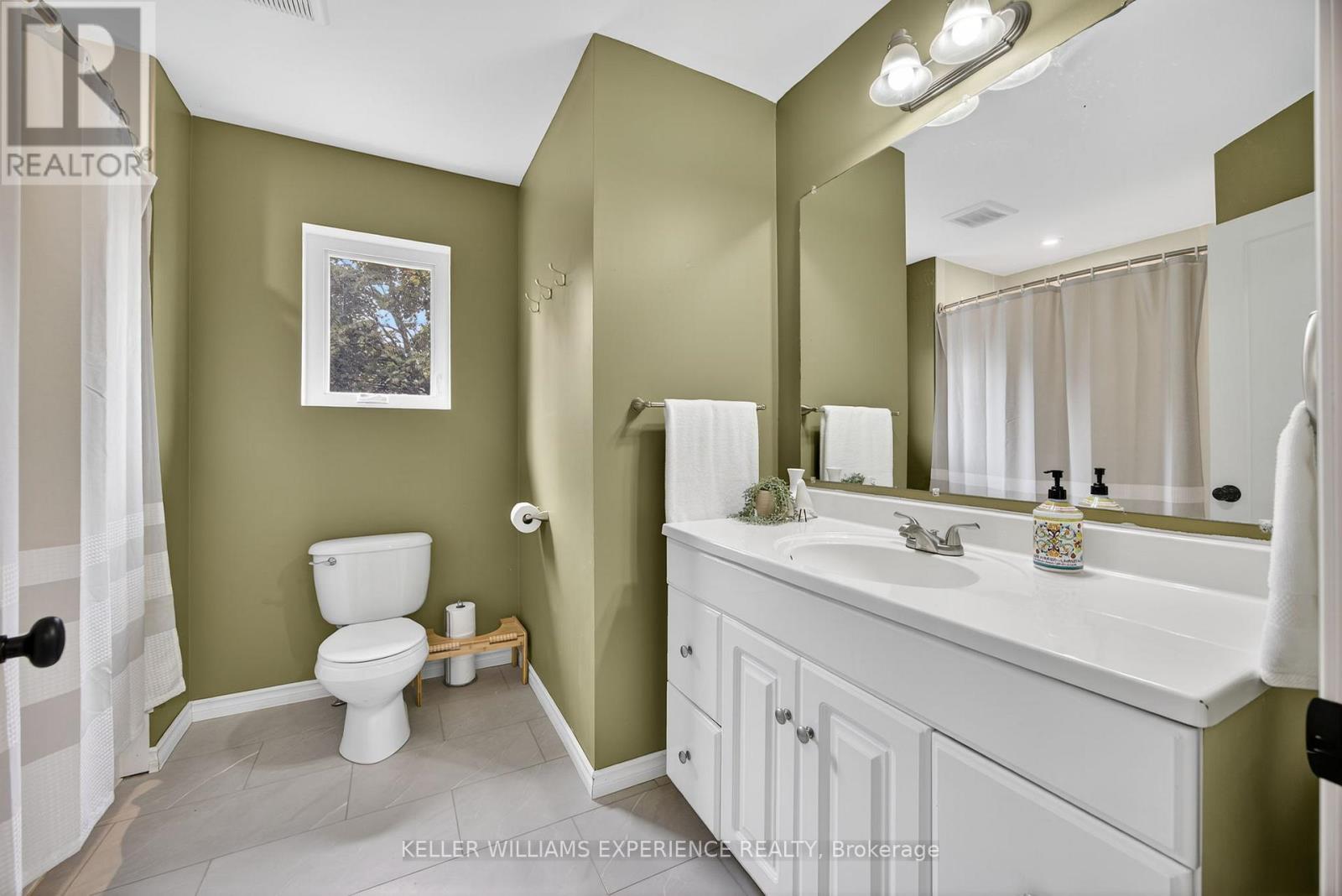 18 Murray Street, Barrie, Ontario  L4N 2X2 - Photo 25 - S12384155