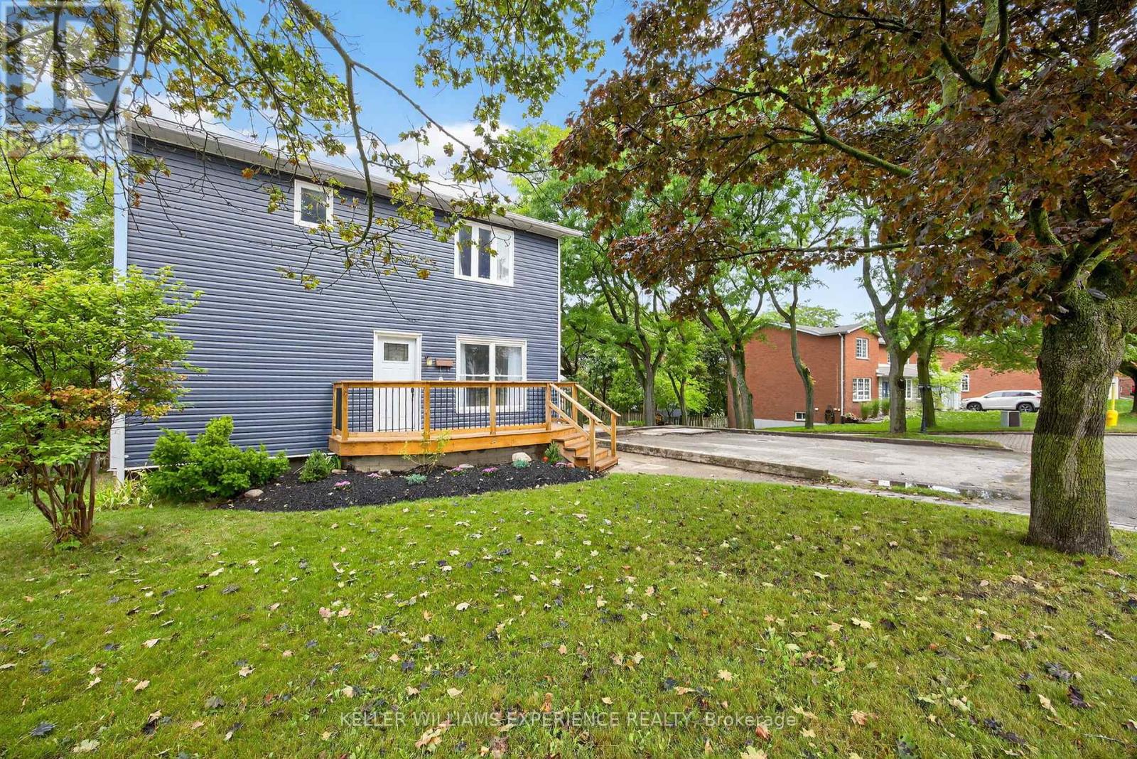 18 Murray Street, Barrie, Ontario  L4N 2X2 - Photo 5 - S12384155