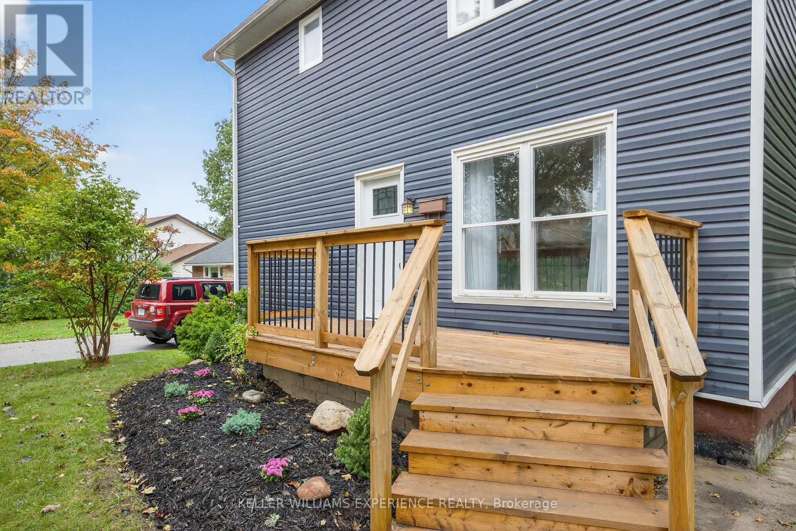 18 Murray Street, Barrie, Ontario  L4N 2X2 - Photo 6 - S12384155