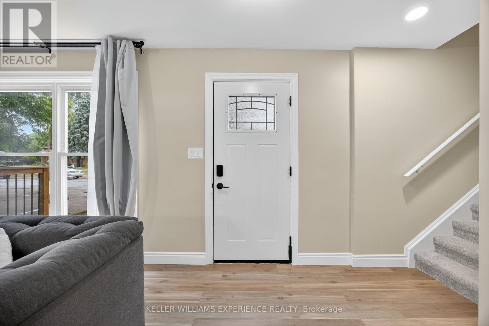 18 Murray Street, Barrie, Ontario  L4N 2X2 - Photo 8 - S12384155