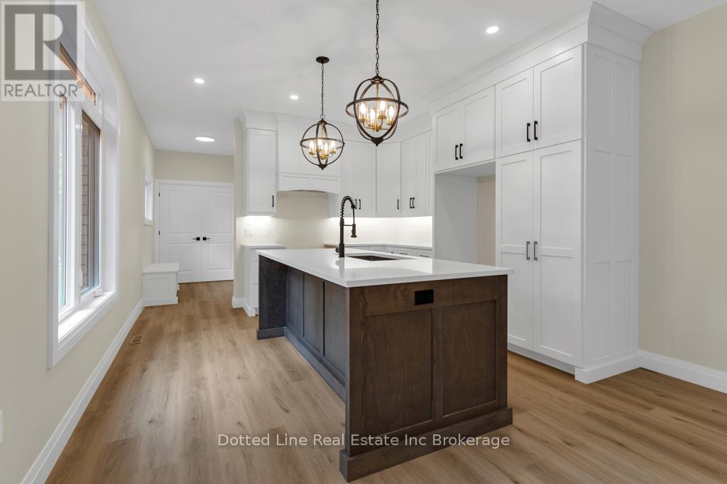 9 Delevan Crescent, Tillsonburg, Ontario  N4G 3M6 - Photo 4 - X12384348