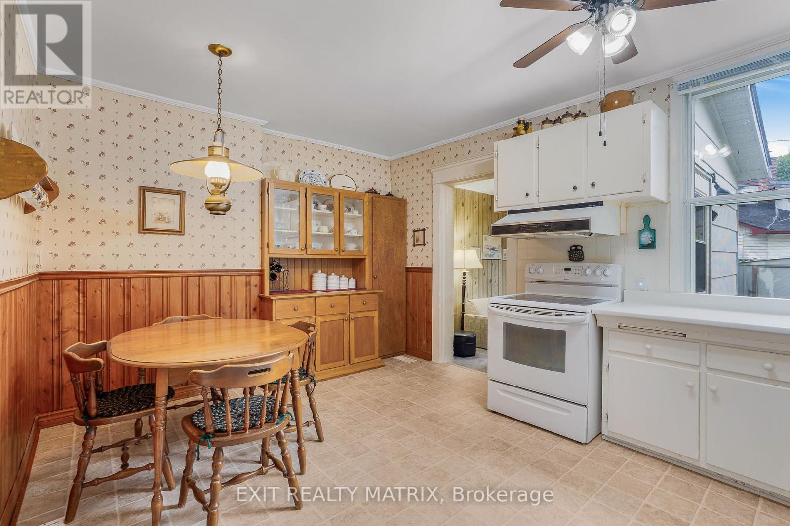469 Smerdon Street, Hawkesbury, Ontario  K6A 2M9 - Photo 13 - X12384438