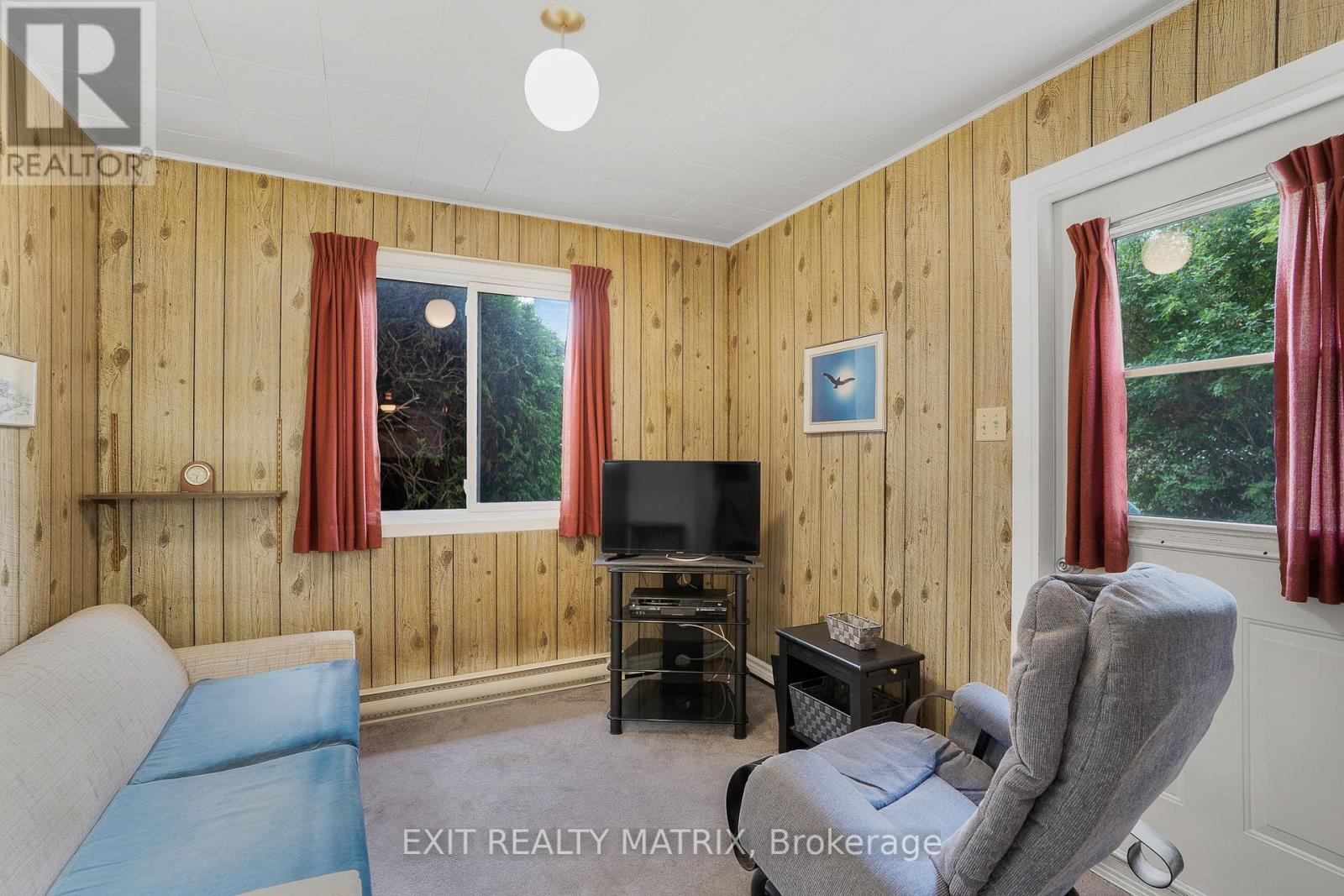 469 Smerdon Street, Hawkesbury, Ontario  K6A 2M9 - Photo 15 - X12384438