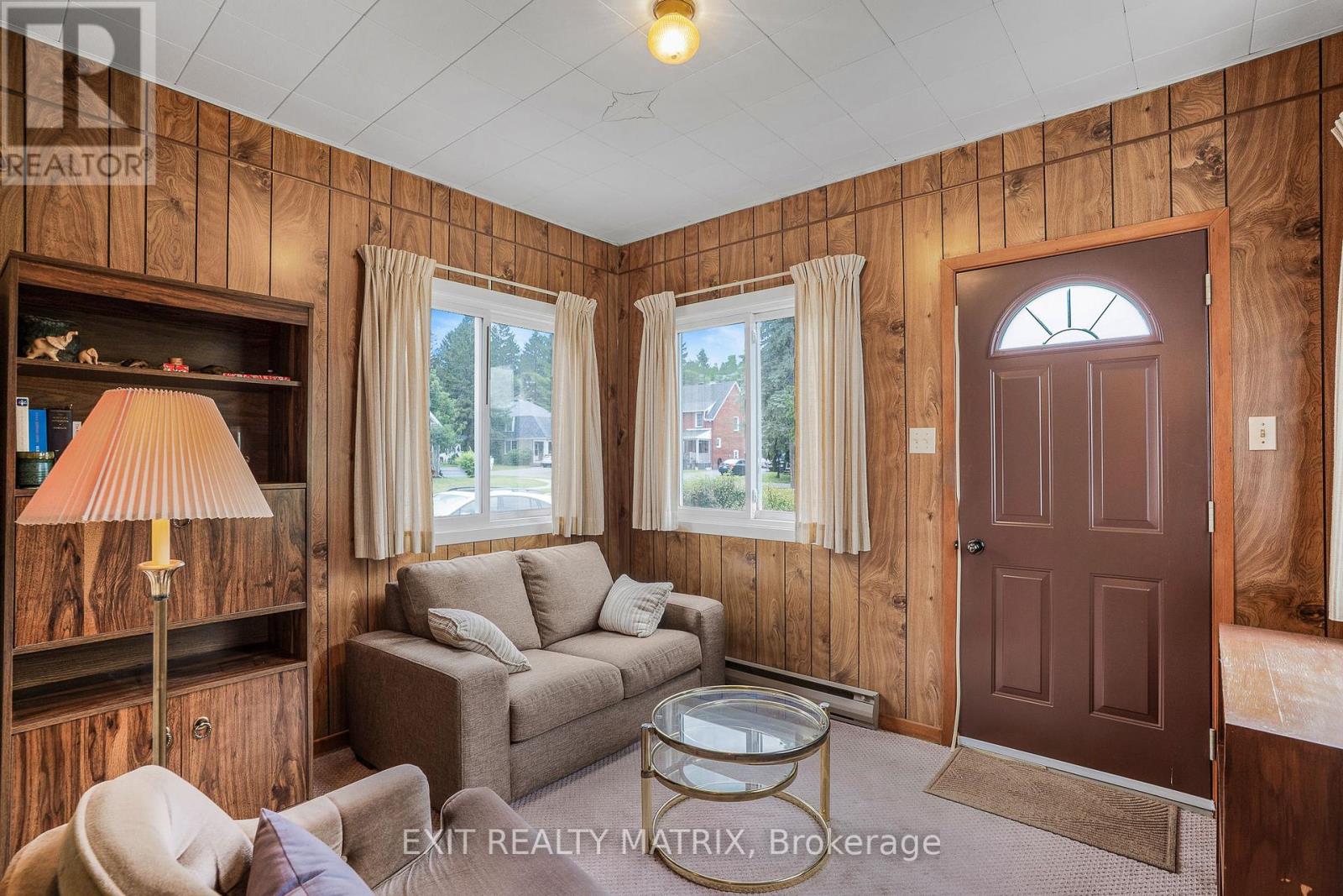 469 Smerdon Street, Hawkesbury, Ontario  K6A 2M9 - Photo 4 - X12384438
