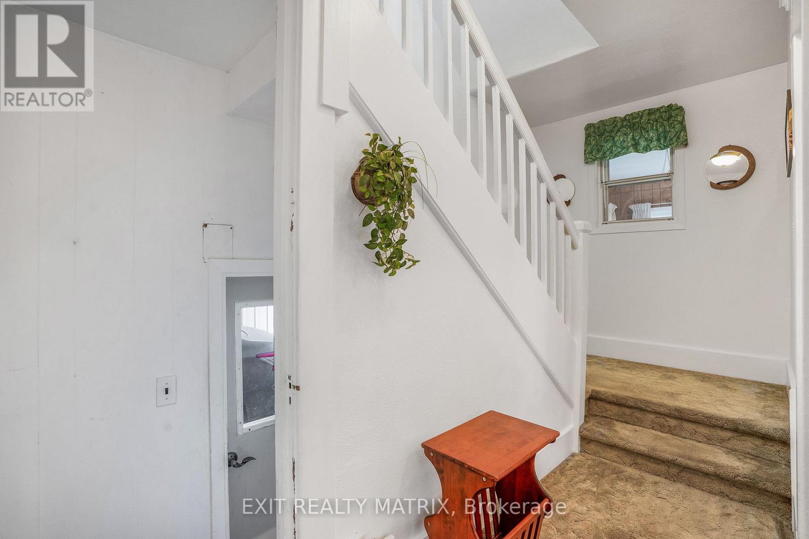 469 Smerdon Street, Hawkesbury, Ontario  K6A 2M9 - Photo 8 - X12384438