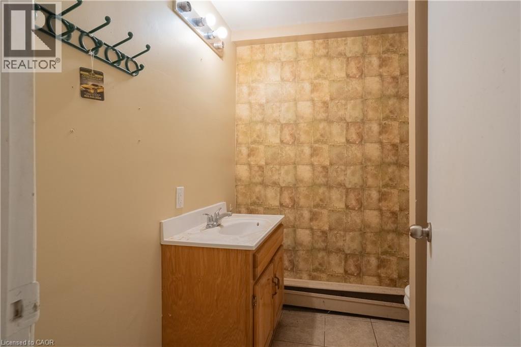 1 Livingston Avenue, Grimsby, Ontario  L3M 1K4 - Photo 30 - 40766678