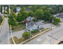 1 LIVINGSTON Avenue, Grimsby, Ontario