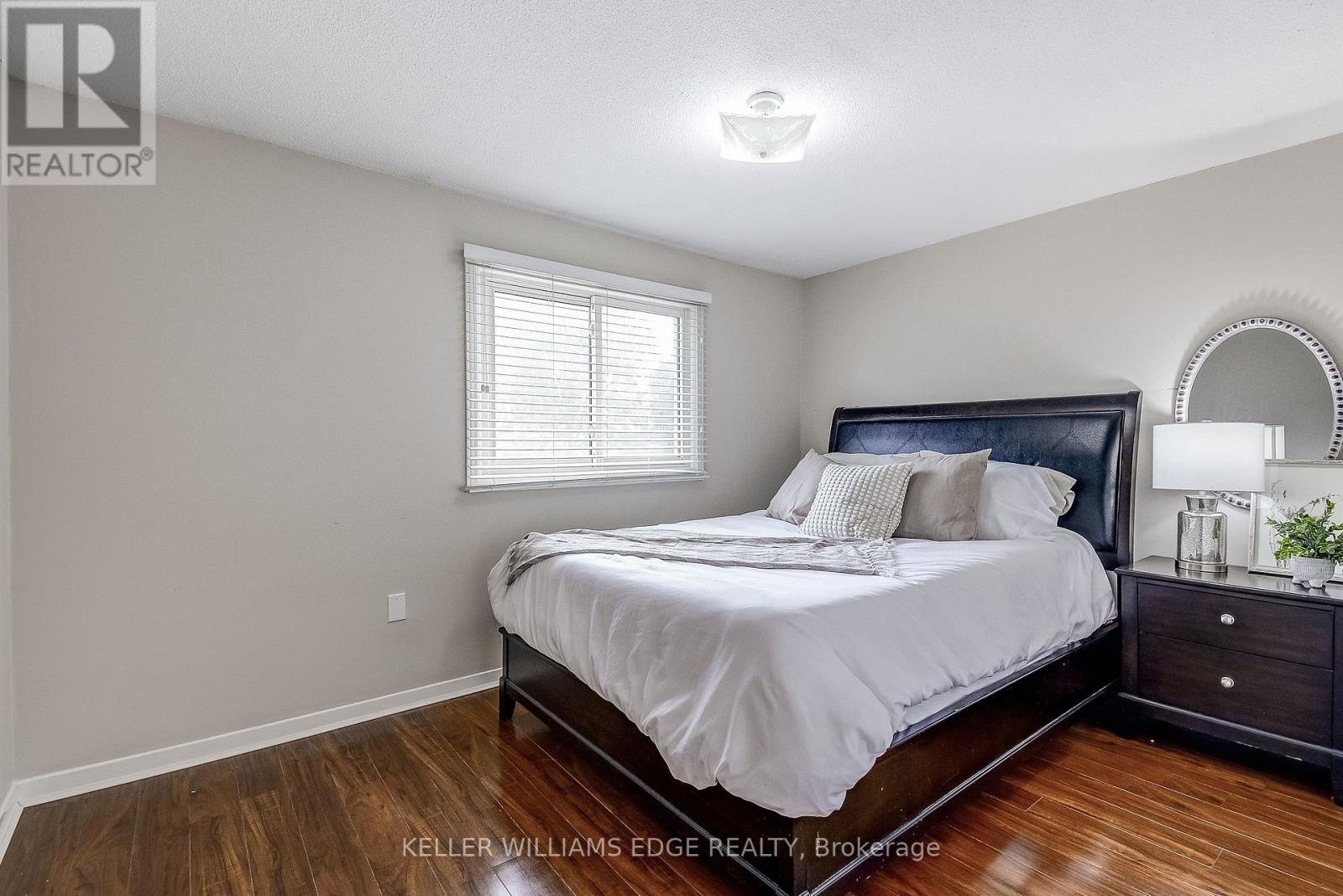 2212 Melissa Crescent, Burlington (Brant Hills), Ontario  L7P 4J7 - Photo 19 - W12384159