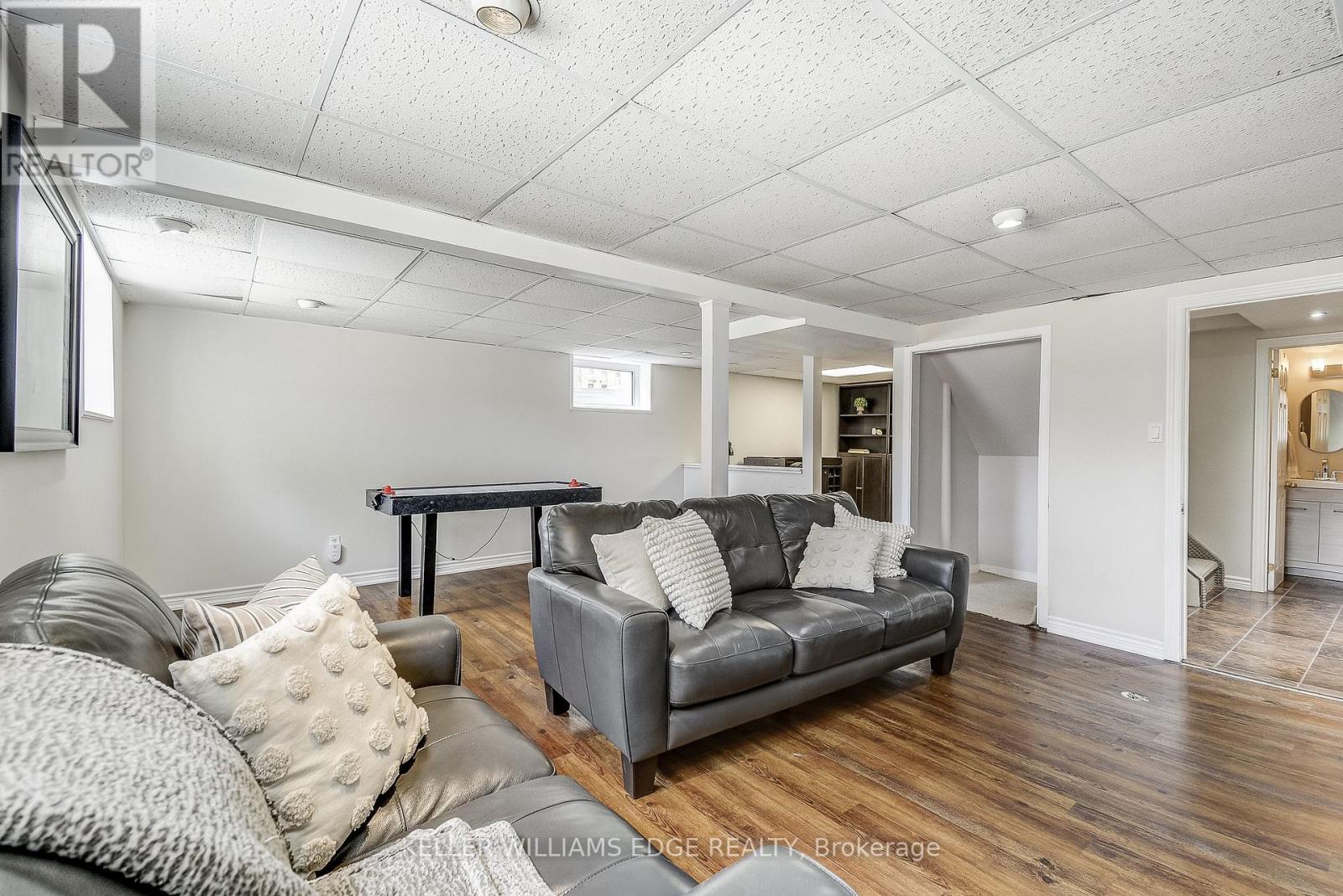 2212 Melissa Crescent, Burlington (Brant Hills), Ontario  L7P 4J7 - Photo 28 - W12384159