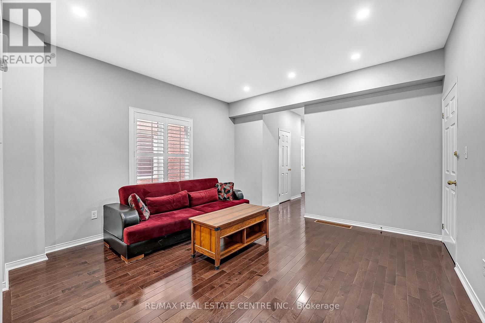 245 Checkerberry Crescent, Brampton, Ontario  L6R 3P7 - Photo 11 - W12384171