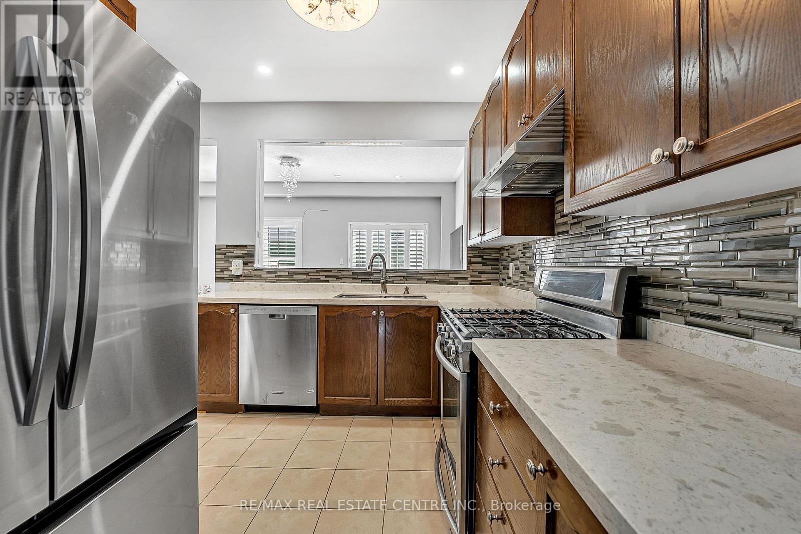 245 Checkerberry Crescent, Brampton, Ontario  L6R 3P7 - Photo 13 - W12384171
