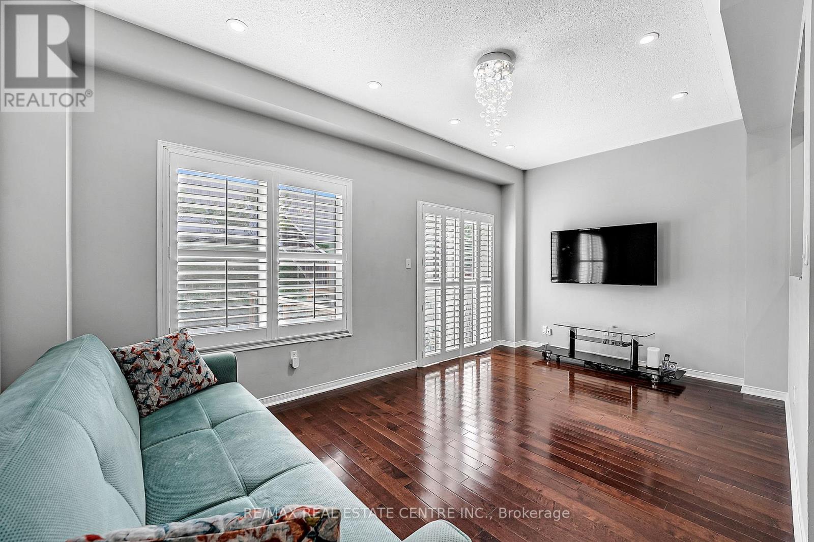 245 Checkerberry Crescent, Brampton, Ontario  L6R 3P7 - Photo 16 - W12384171