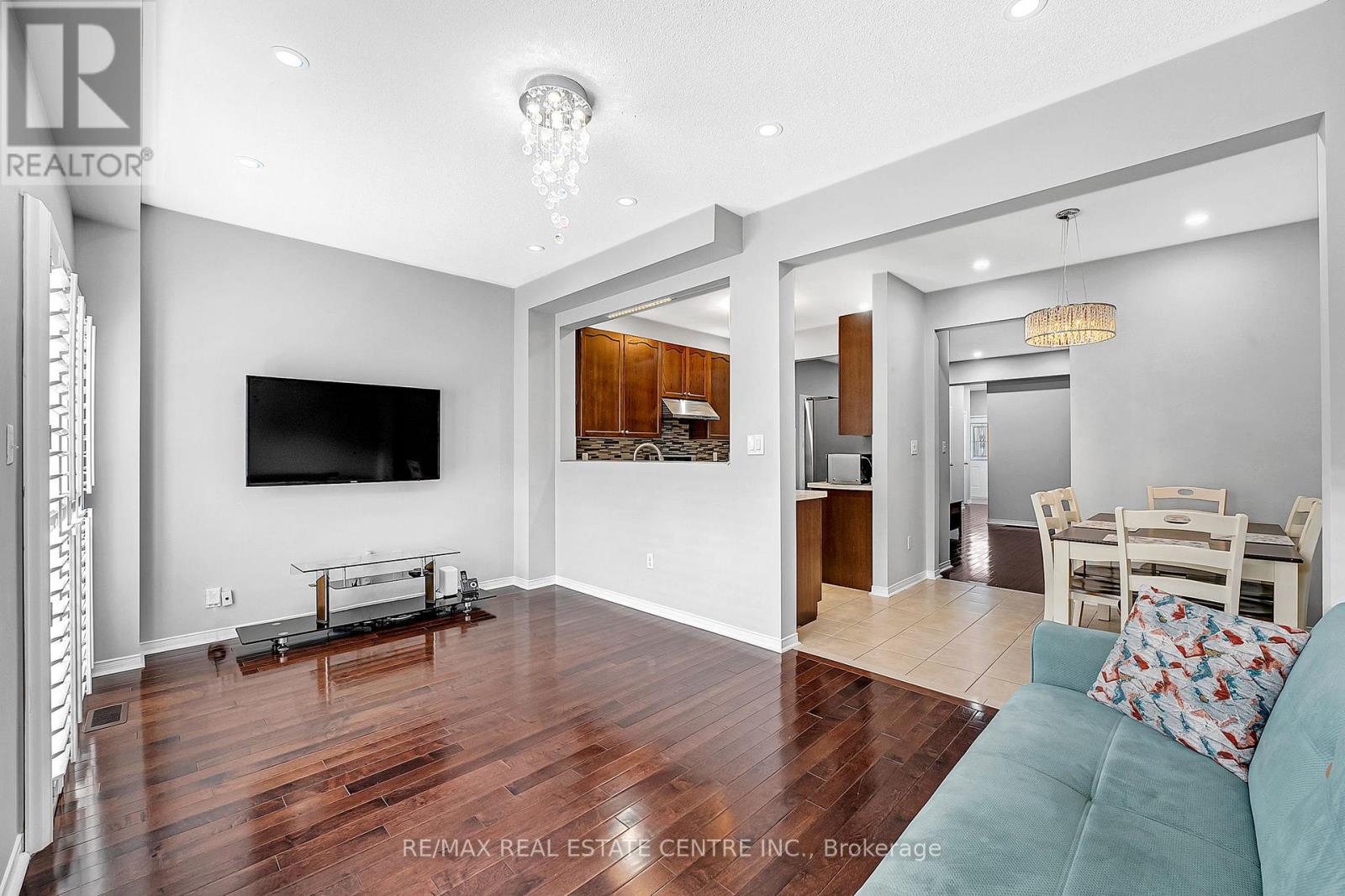 245 Checkerberry Crescent, Brampton, Ontario  L6R 3P7 - Photo 18 - W12384171