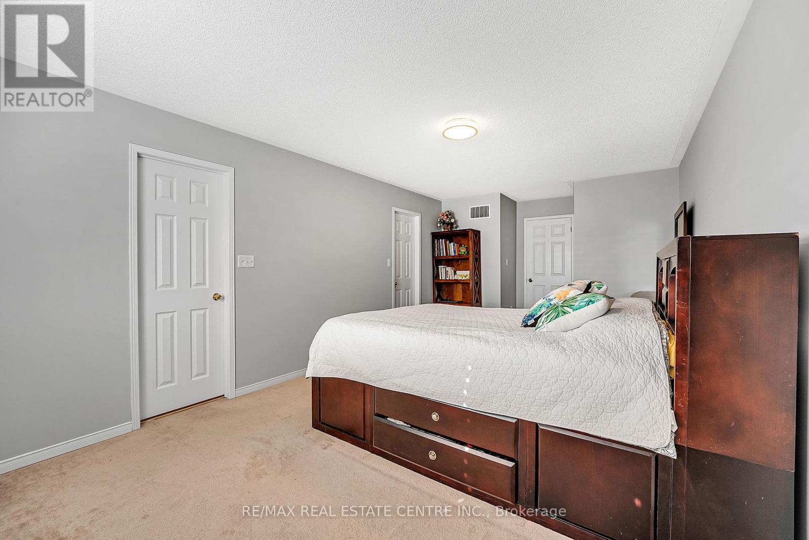 245 Checkerberry Crescent, Brampton, Ontario  L6R 3P7 - Photo 21 - W12384171