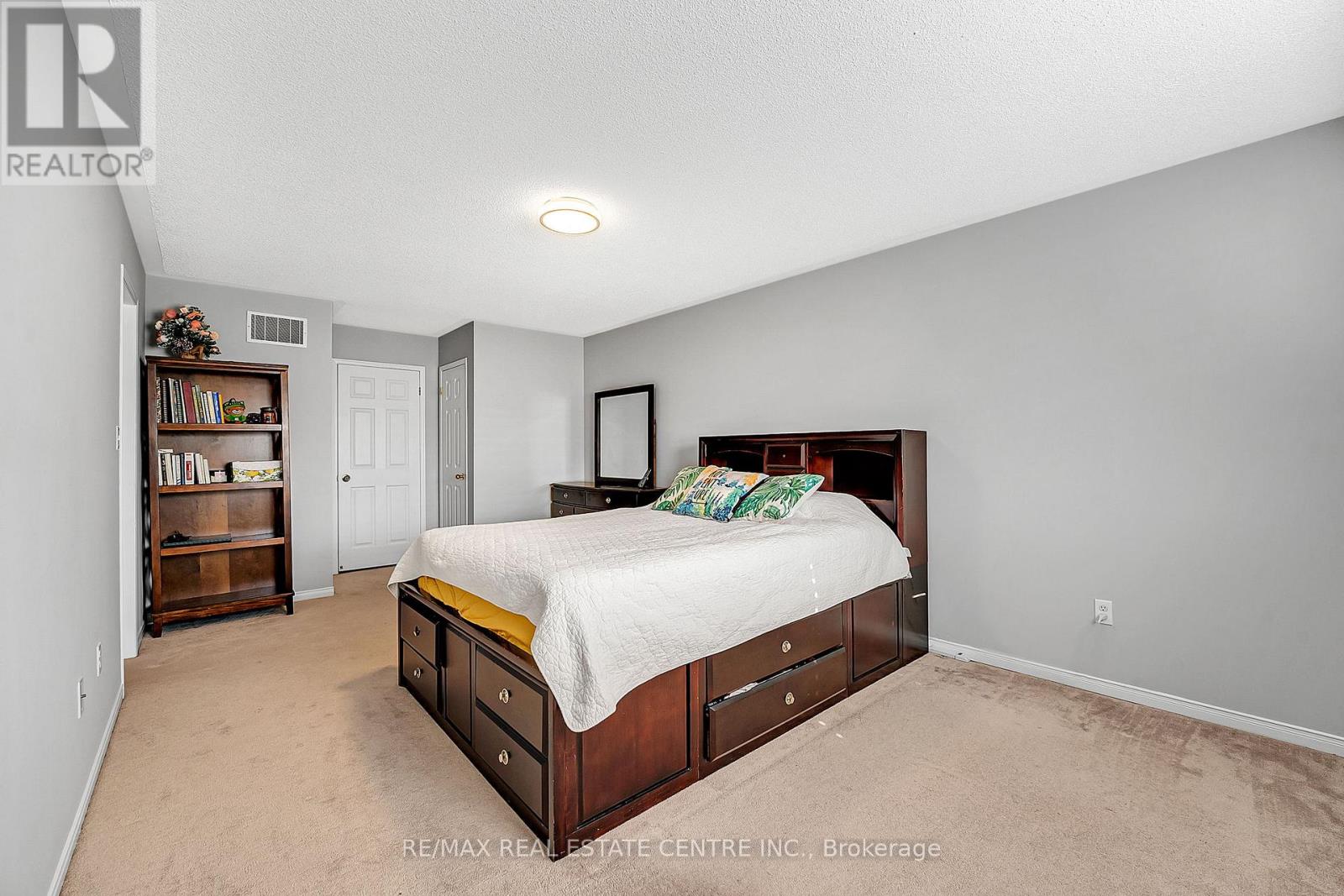 245 Checkerberry Crescent, Brampton, Ontario  L6R 3P7 - Photo 22 - W12384171