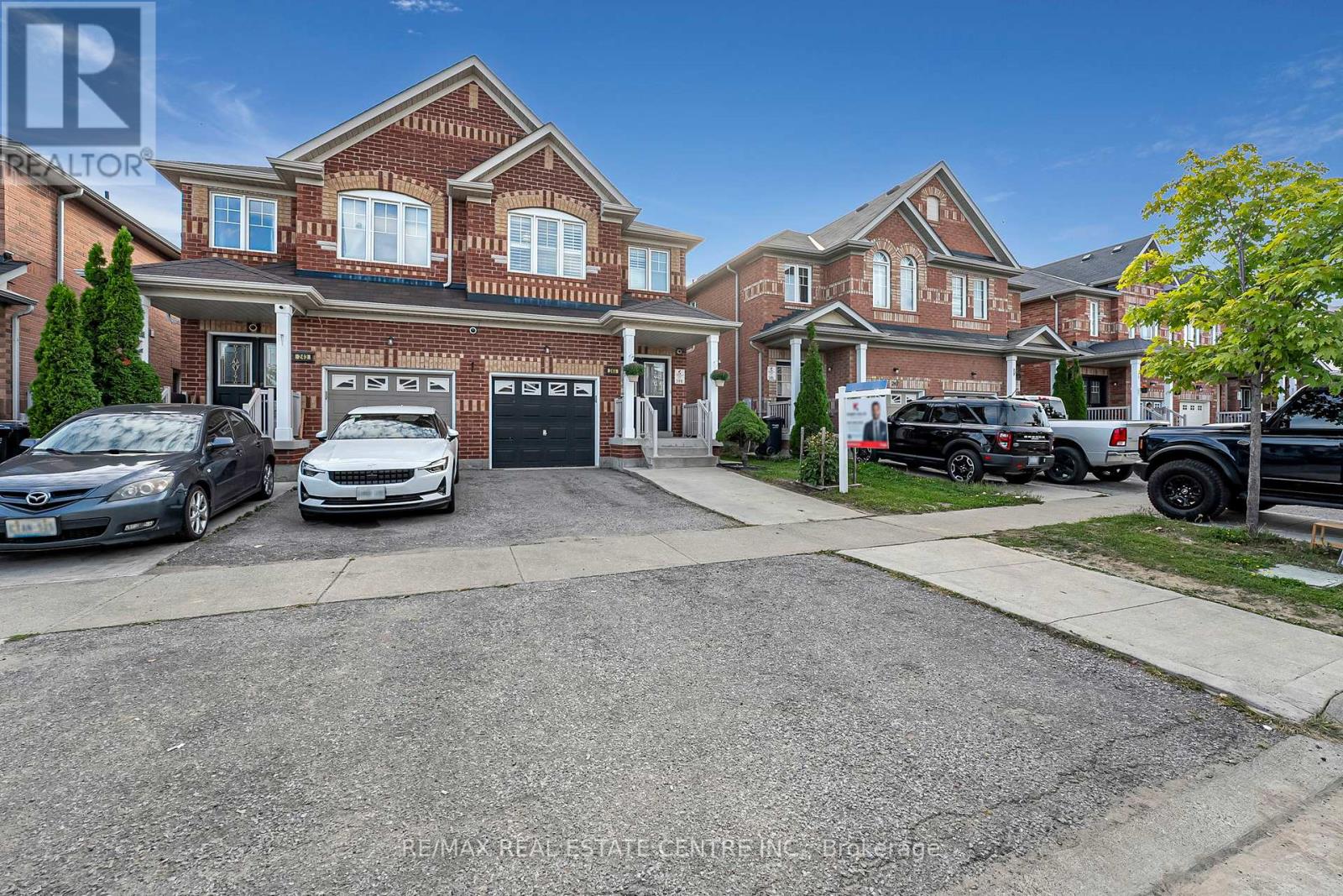 245 Checkerberry Crescent, Brampton, Ontario  L6R 3P7 - Photo 3 - W12384171
