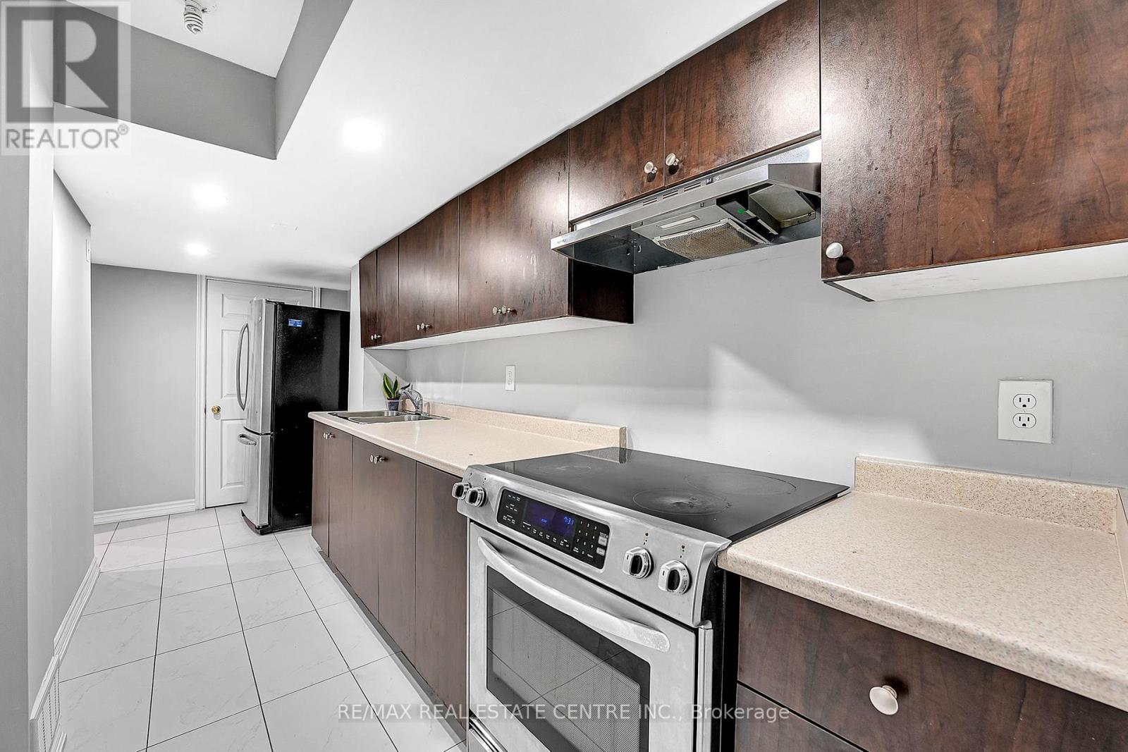 245 Checkerberry Crescent, Brampton, Ontario  L6R 3P7 - Photo 36 - W12384171