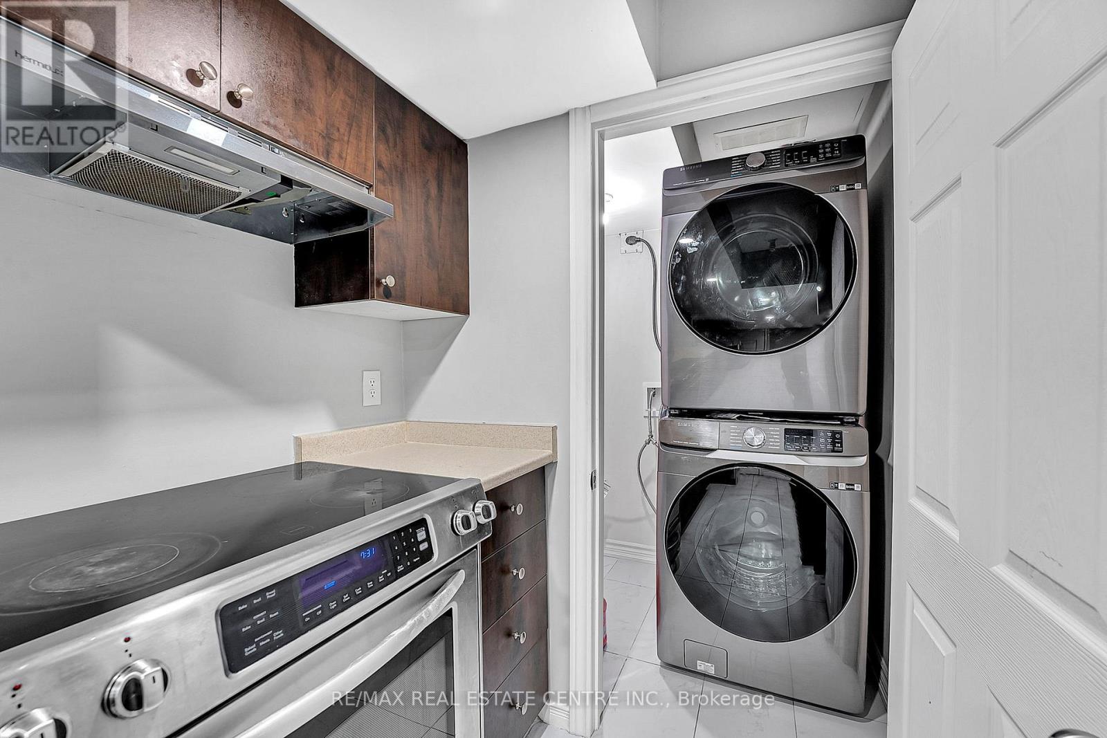 245 Checkerberry Crescent, Brampton, Ontario  L6R 3P7 - Photo 37 - W12384171
