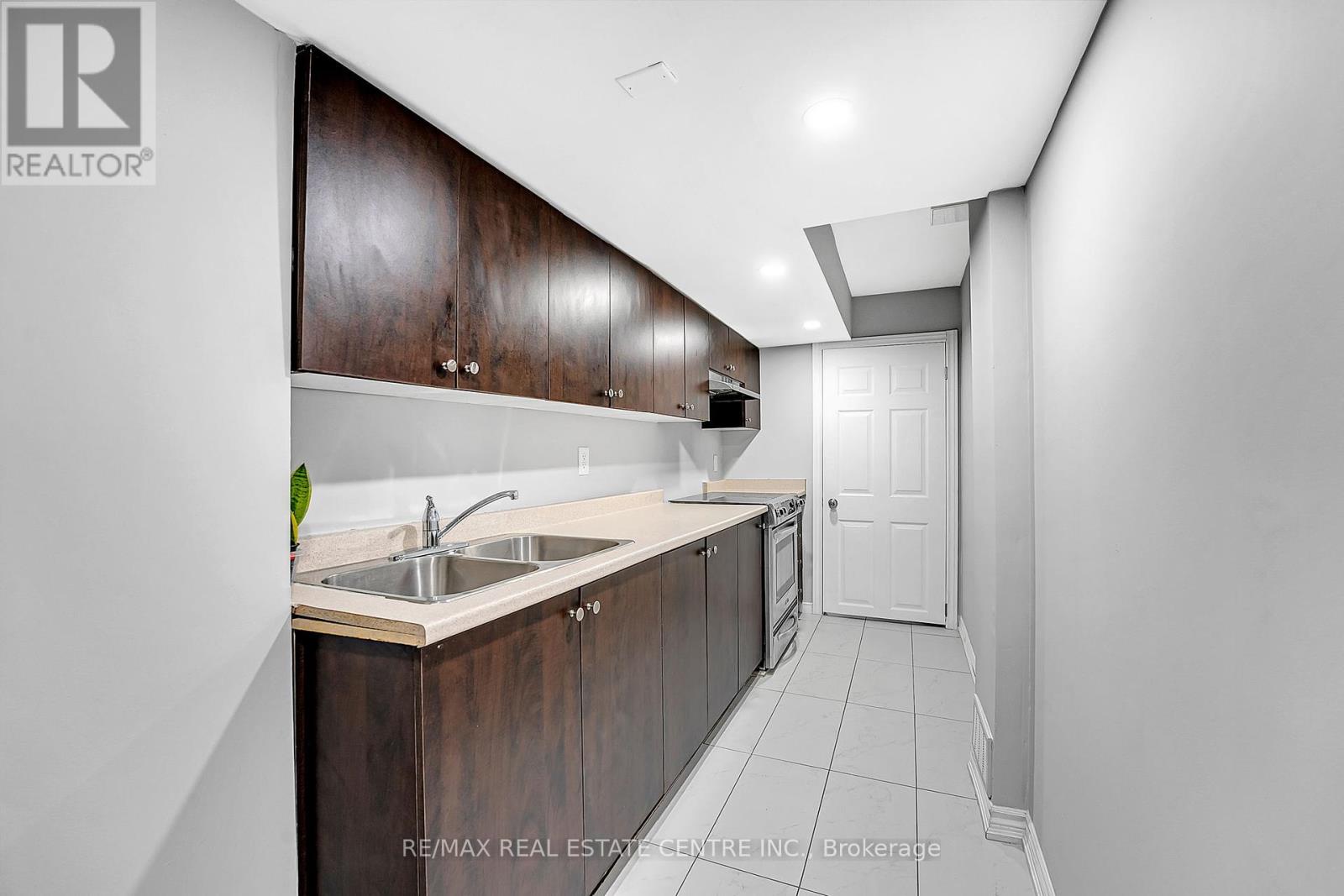 245 Checkerberry Crescent, Brampton, Ontario  L6R 3P7 - Photo 38 - W12384171