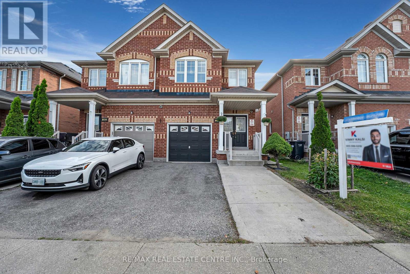 245 Checkerberry Crescent, Brampton, Ontario  L6R 3P7 - Photo 4 - W12384171