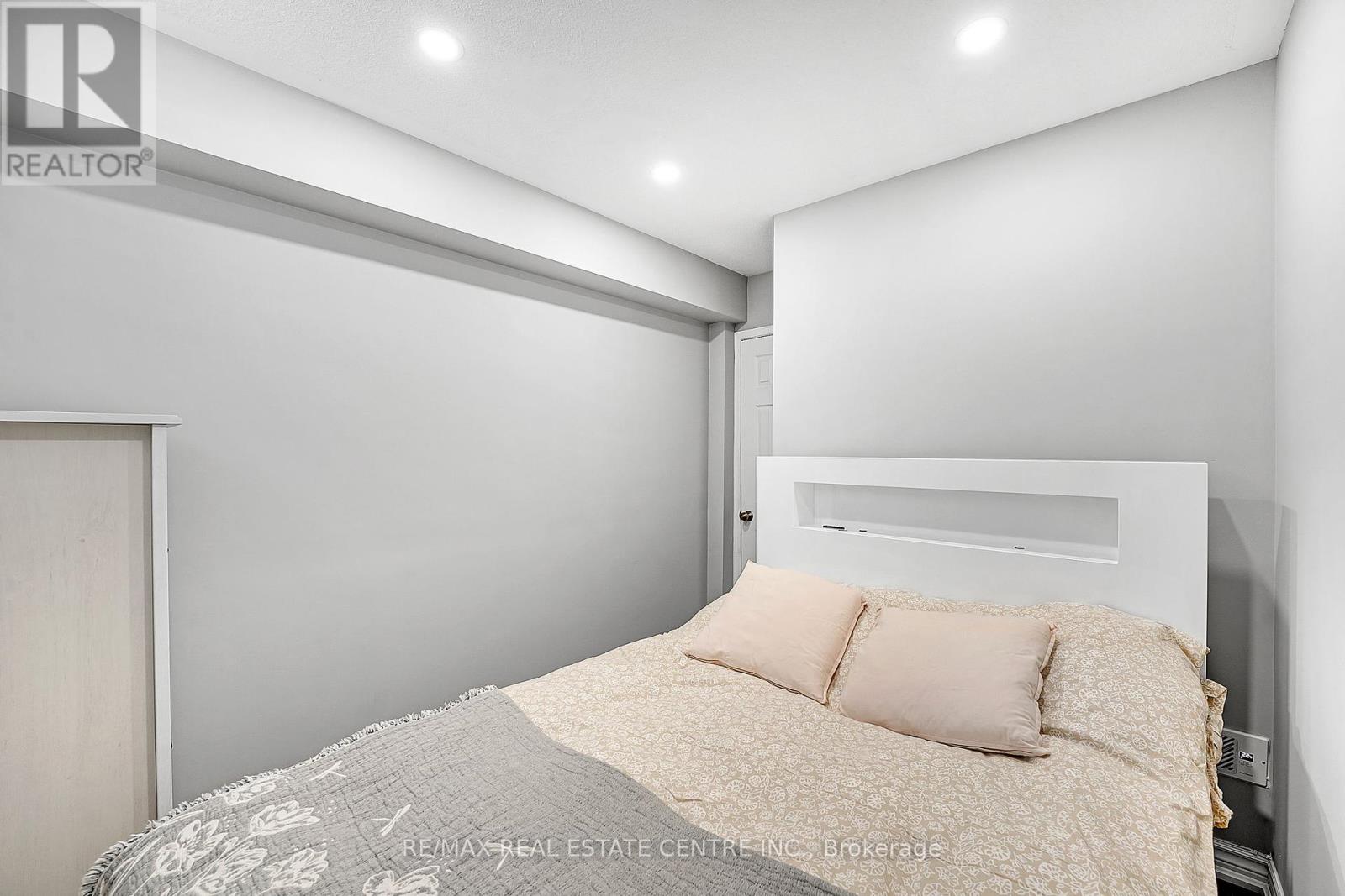 245 Checkerberry Crescent, Brampton, Ontario  L6R 3P7 - Photo 42 - W12384171