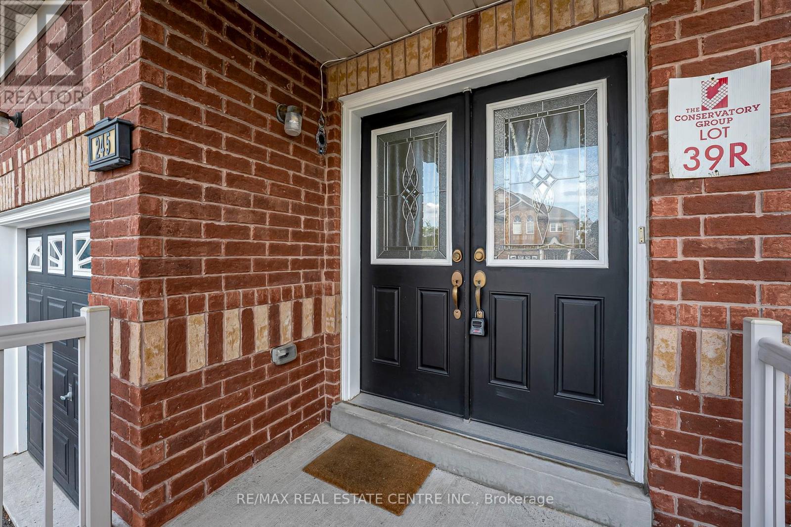 245 Checkerberry Crescent, Brampton, Ontario  L6R 3P7 - Photo 5 - W12384171