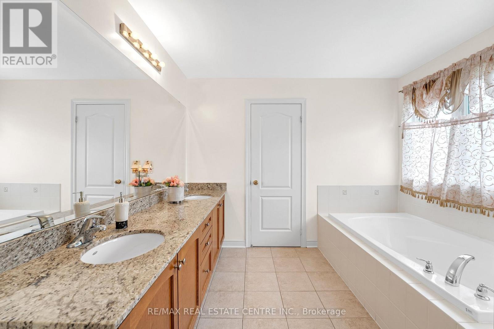 18 Kawana Road, Brampton, Ontario  L6Y 0W2 - Photo 31 - W12384221
