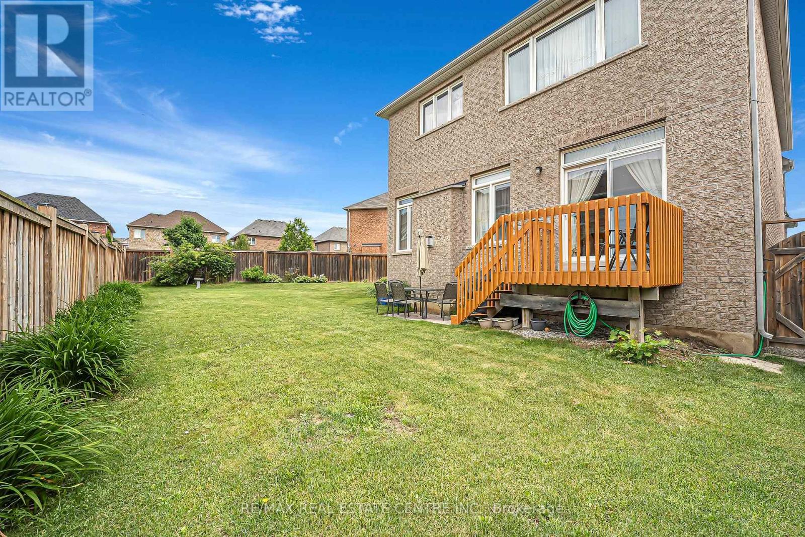 18 Kawana Road, Brampton, Ontario  L6Y 0W2 - Photo 7 - W12384221