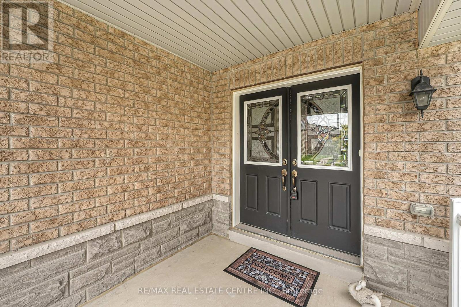 18 Kawana Road, Brampton, Ontario  L6Y 0W2 - Photo 8 - W12384221