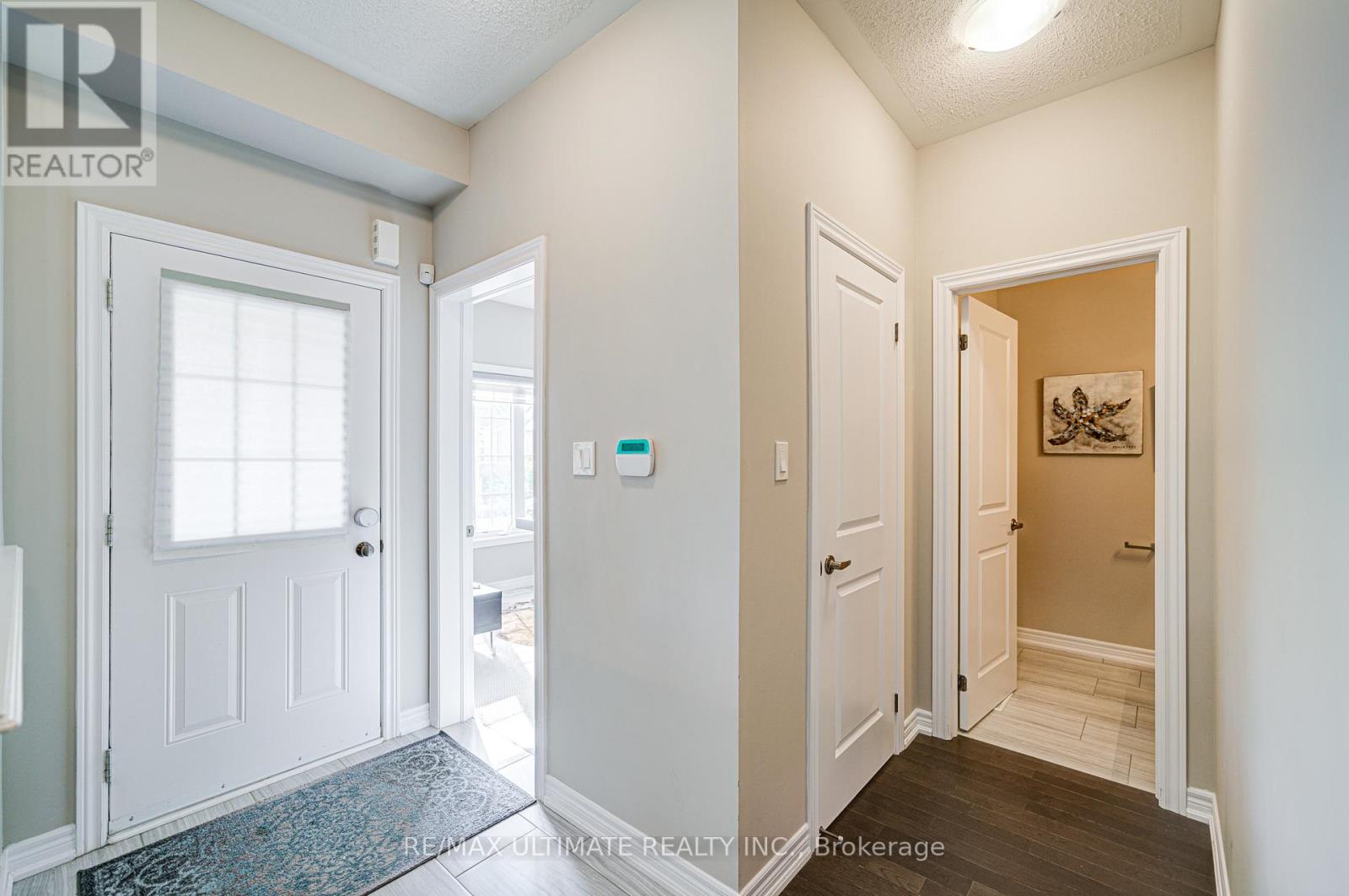 53 Amarillo Road, Brampton (Sandringham-Wellington), Ontario  L6R 4A5 - Photo 4 - W12384238