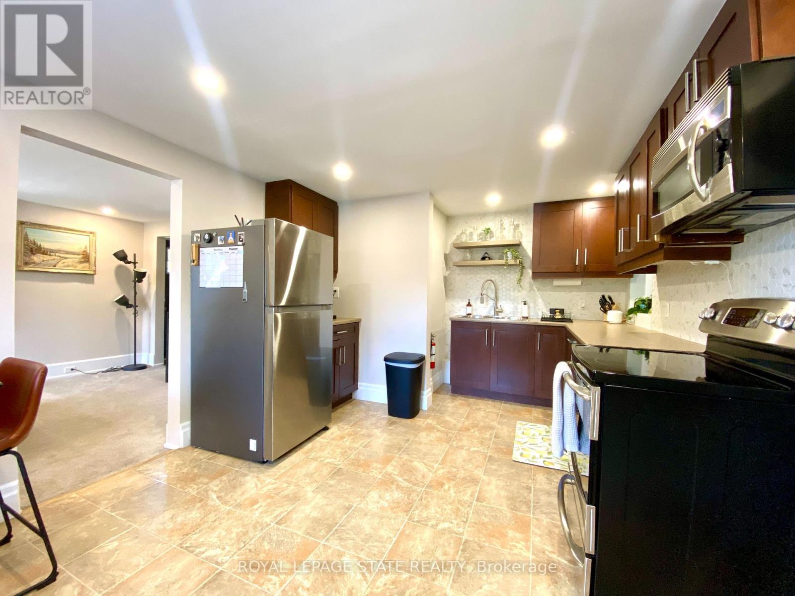 358 Dundas Street E, Hamilton, Ontario  L0R 2H1 - Photo 9 - X12384175