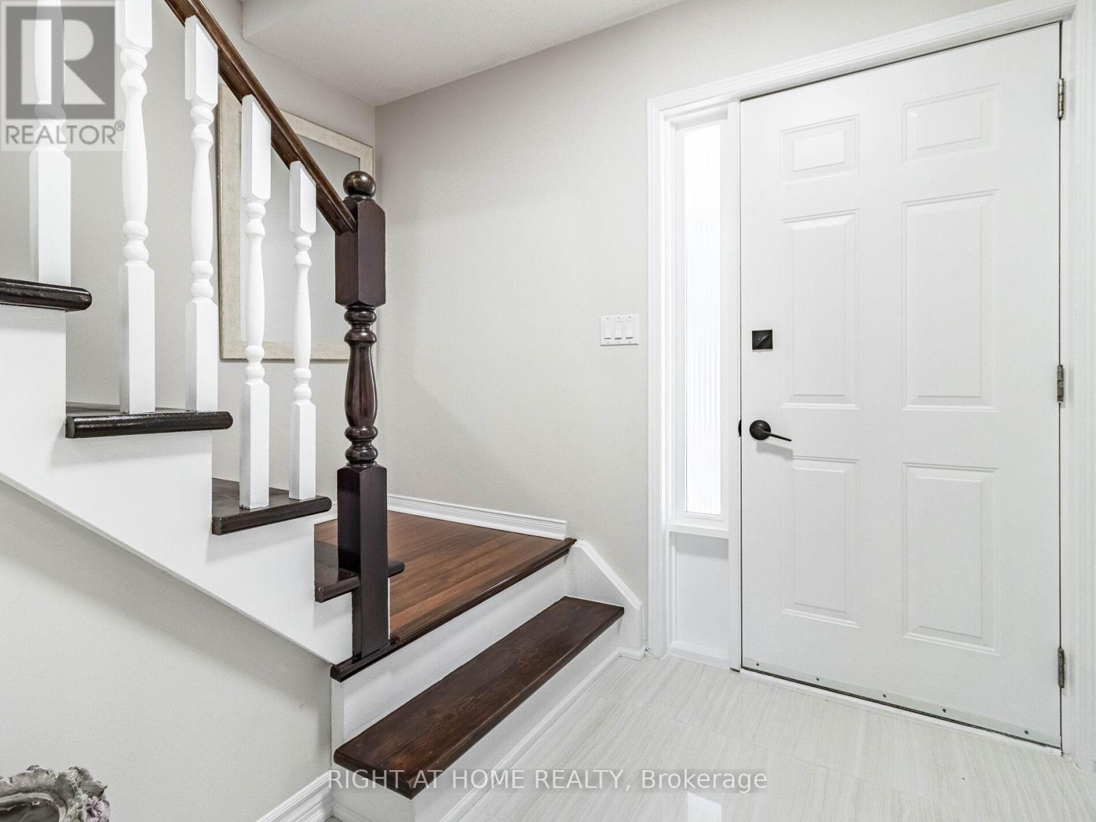 24 The Meadows Street, St. Catharines, Ontario  L2N 7L1 - Photo 6 - X12384215