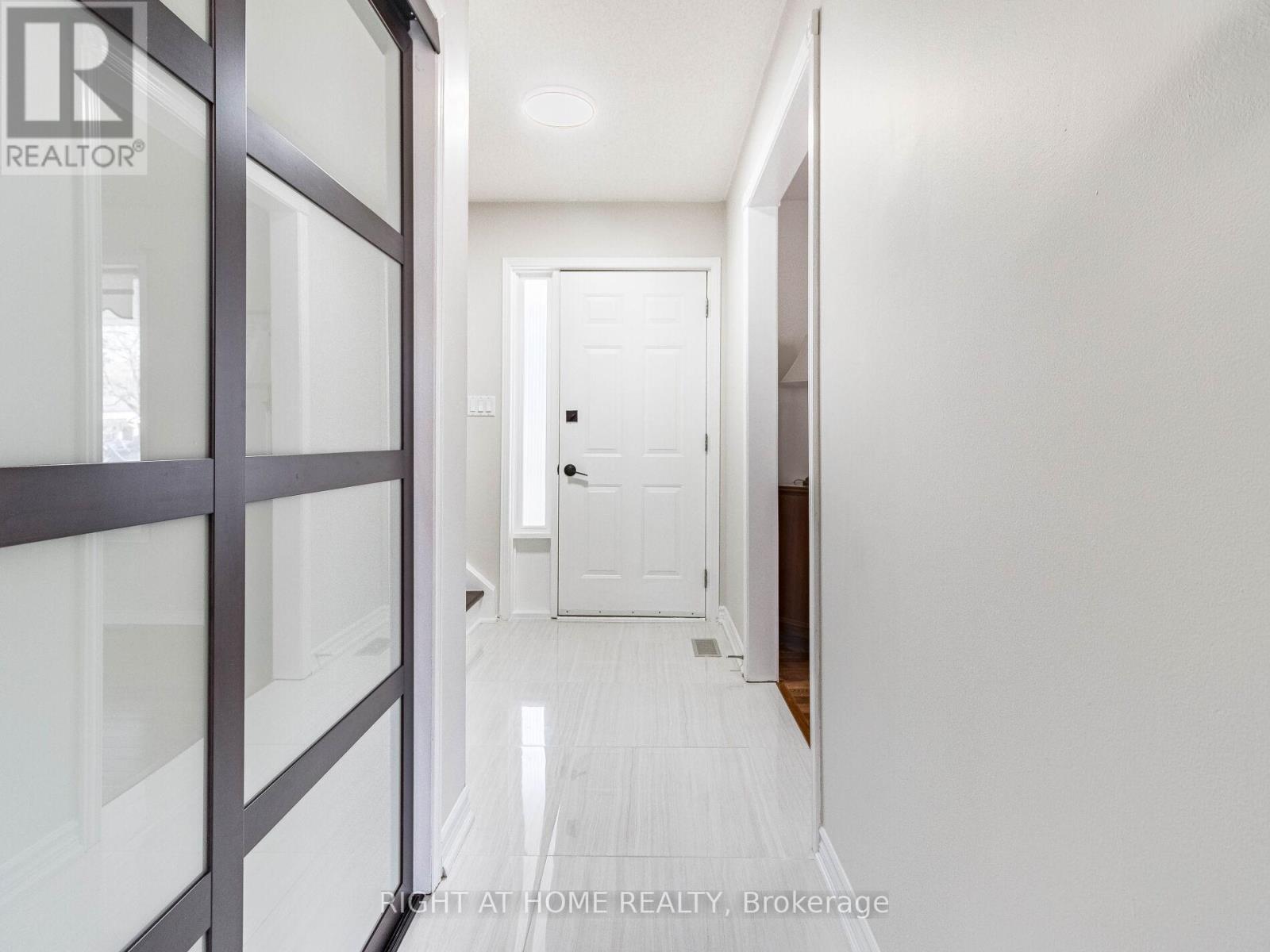 24 The Meadows Street, St. Catharines, Ontario  L2N 7L1 - Photo 7 - X12384215