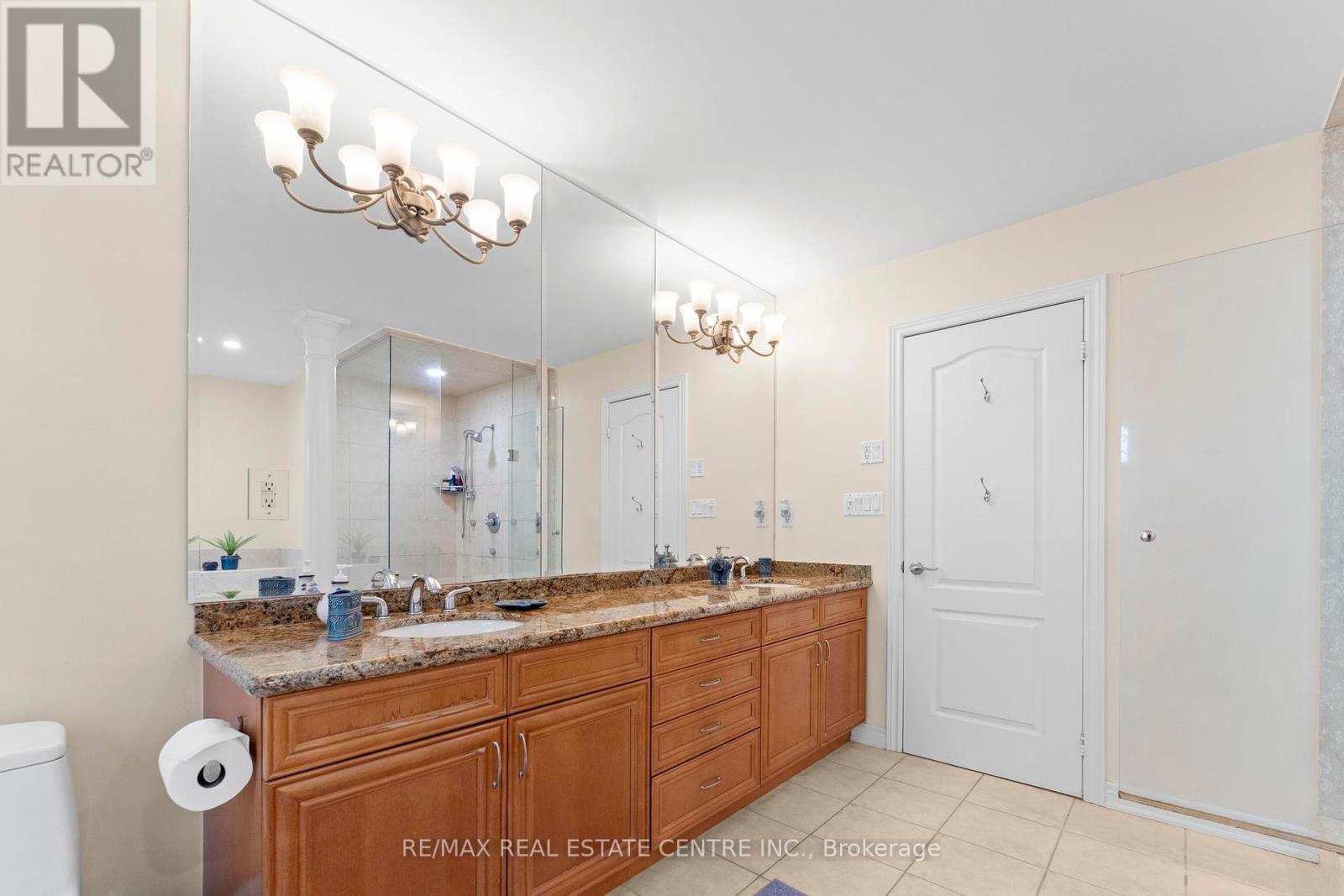 2454 Springforest Drive, Oakville, Ontario  L6M 0A1 - Photo 33 - W12335032