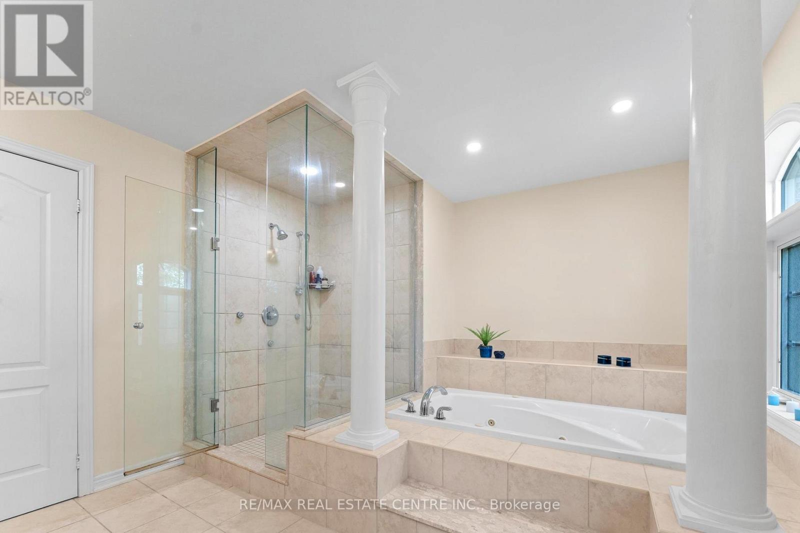 2454 Springforest Drive, Oakville, Ontario  L6M 0A1 - Photo 34 - W12335032