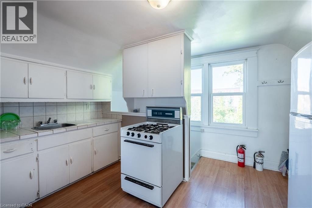 8 Maitland Street, Thorold, Ontario  L2V 3A5 - Photo 12 - 40766033