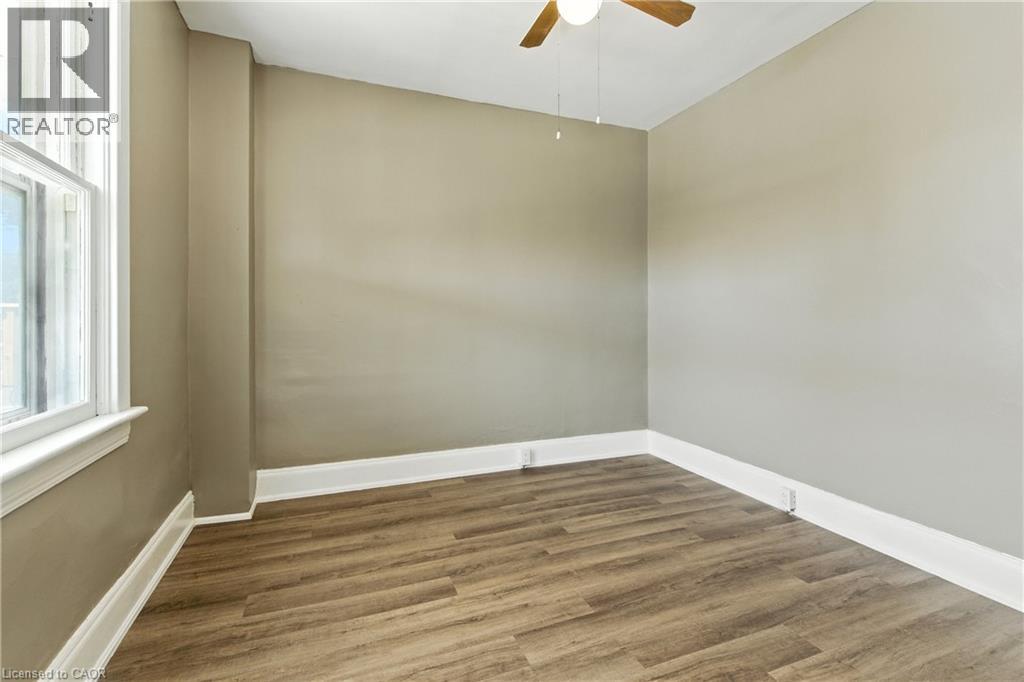 8 Maitland Street, Thorold, Ontario  L2V 3A5 - Photo 5 - 40766033
