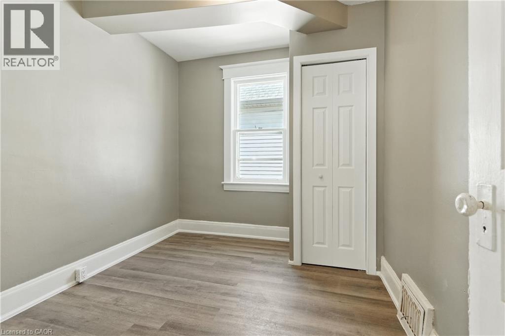8 Maitland Street, Thorold, Ontario  L2V 3A5 - Photo 6 - 40766033