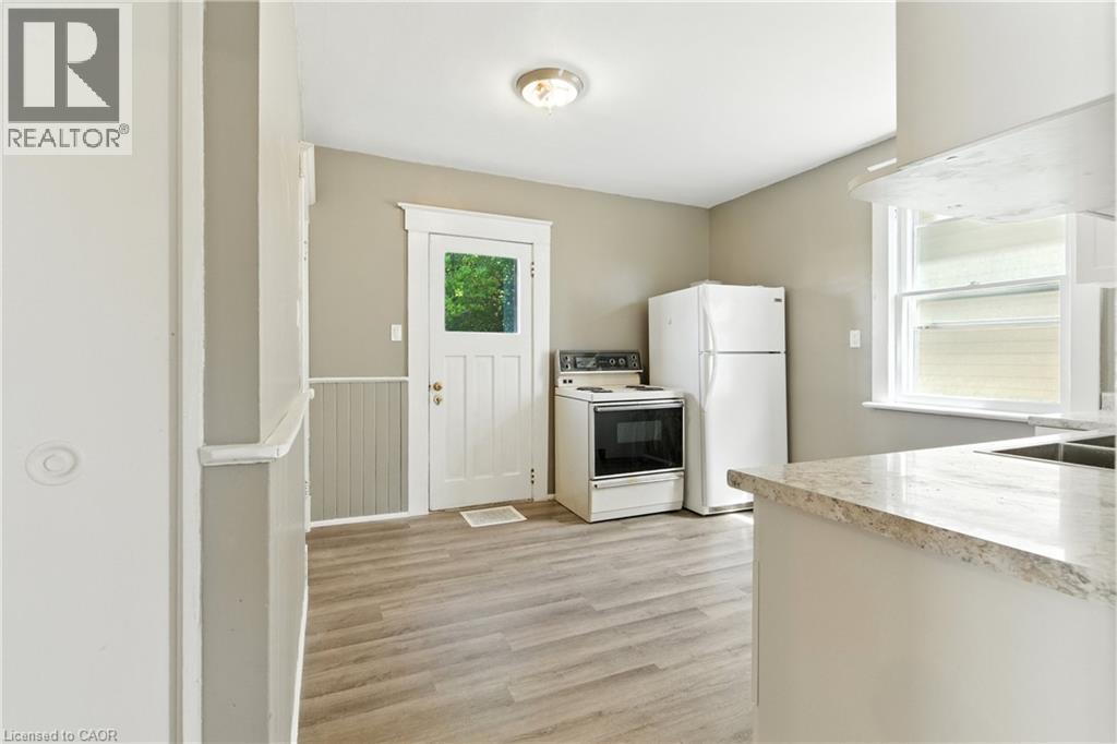 8 Maitland Street, Thorold, Ontario  L2V 3A5 - Photo 8 - 40766033