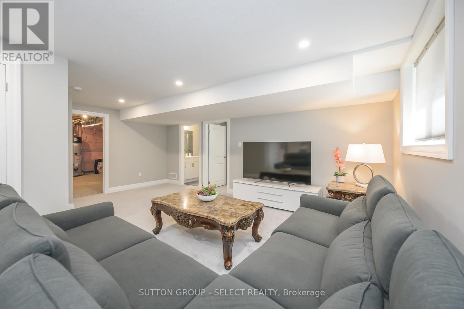 33 - 1061 Eagletrace Drive, London North, Ontario  N6G 0T3 - Photo 27 - X12384540