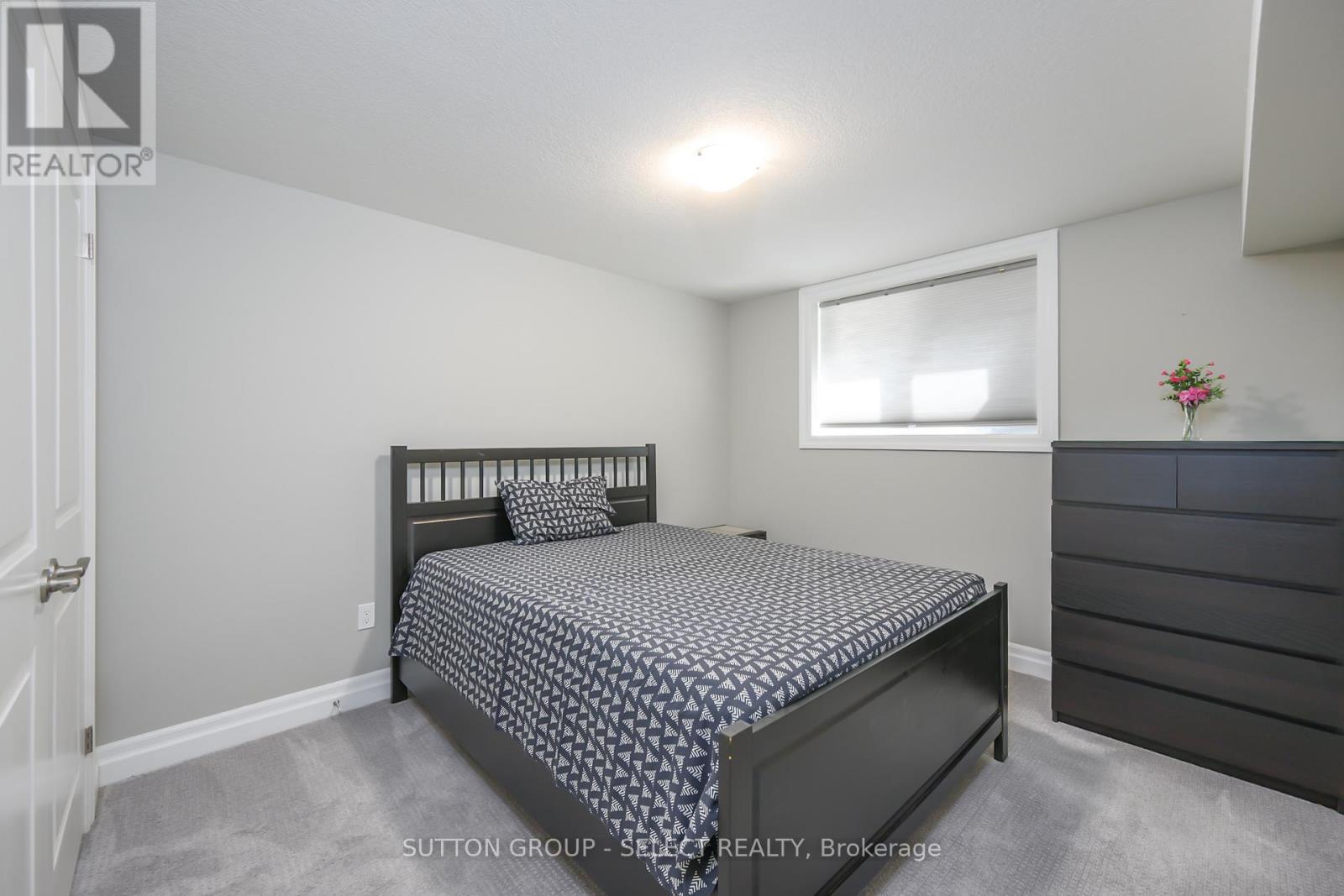 33 - 1061 Eagletrace Drive, London North, Ontario  N6G 0T3 - Photo 29 - X12384540