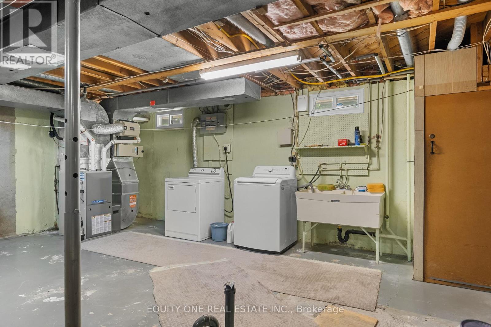 2 Parkside Crescent, Ottawa, Ontario  K2G 3B5 - Photo 24 - X12384177