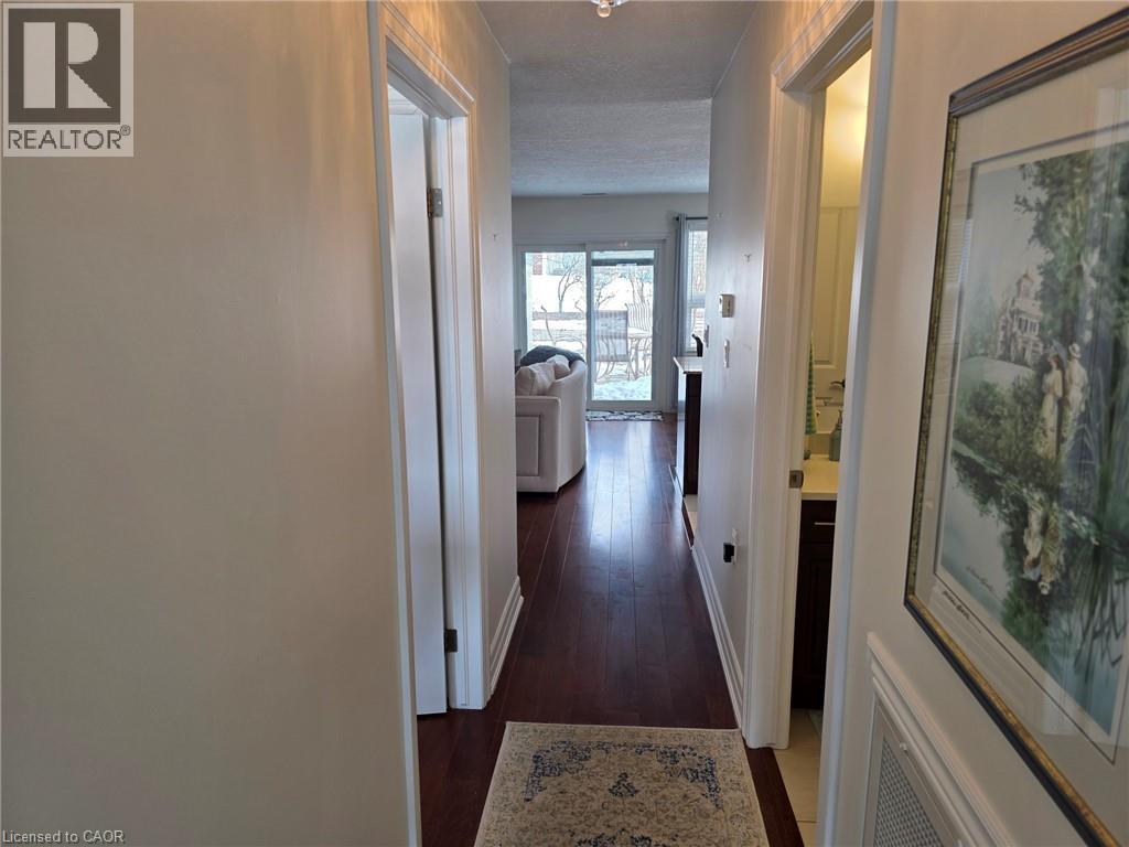 49 Bishop Reding Trail, Hamilton, Ontario  L9B 2L7 - Photo 5 - 40766210