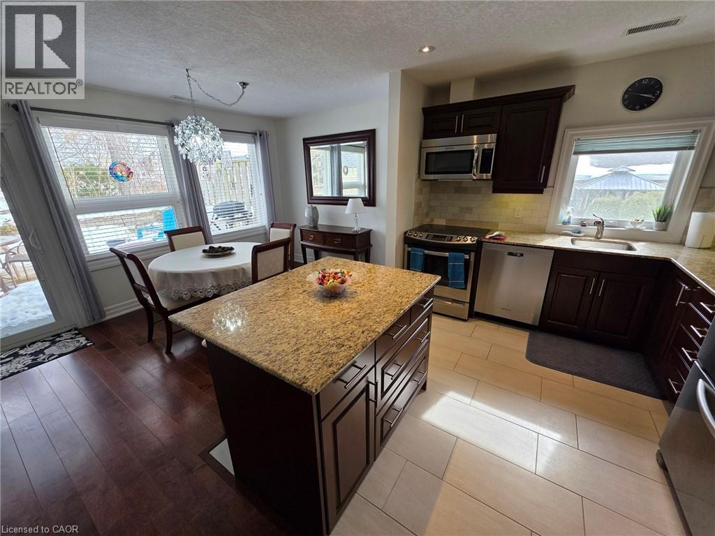 49 Bishop Reding Trail, Hamilton, Ontario  L9B 2L7 - Photo 7 - 40766210