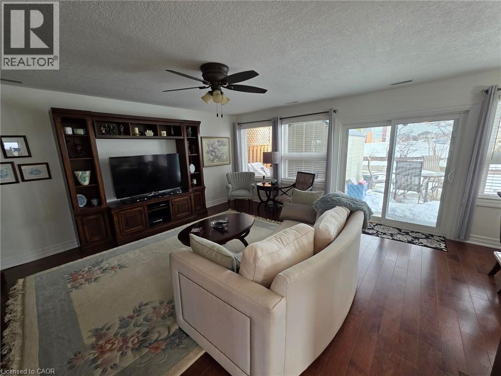 49 Bishop Reding Trail, Hamilton, Ontario  L9B 2L7 - Photo 9 - 40766210